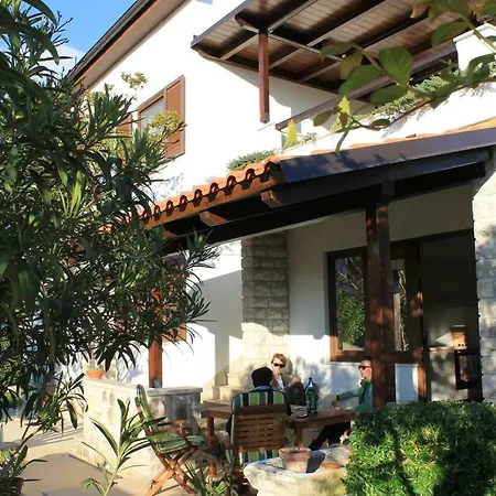 Apartments Dina Pula Exterior photo