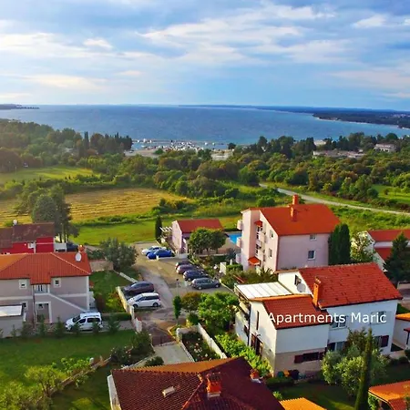 Apartments Dina Pula Exterior photo